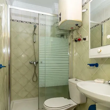 Live Oceania Apartment